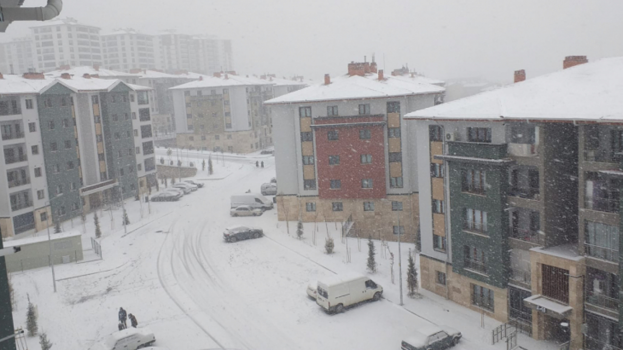 Elazığ'da Kar Yağışı Başladı