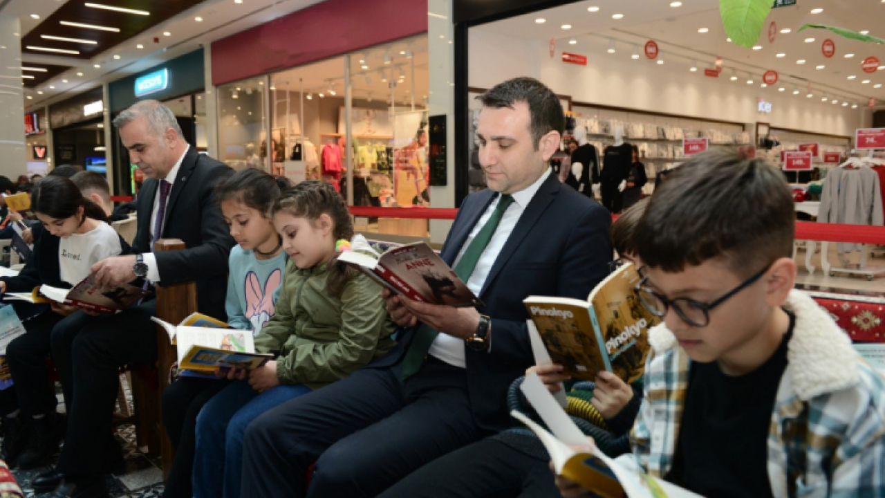 Elazığ'da kitap okuma etkinliği düzenlendi