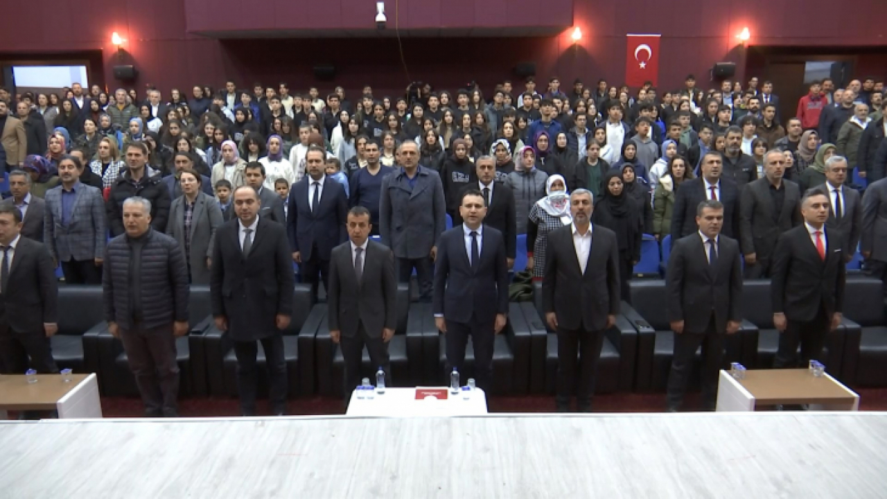 Elazığ'da İstiklal Marşı'nın Kabulü ve Mehmet Akif Ersoy'u Anma Programı Düzenlendi