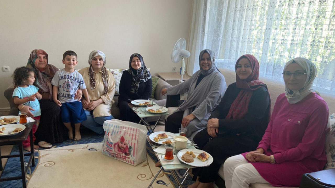 Elazığ Belediyesi 'Göz Aydını' Projesiyle, Ailelerin Mutluluğuna Ortak Oluyor