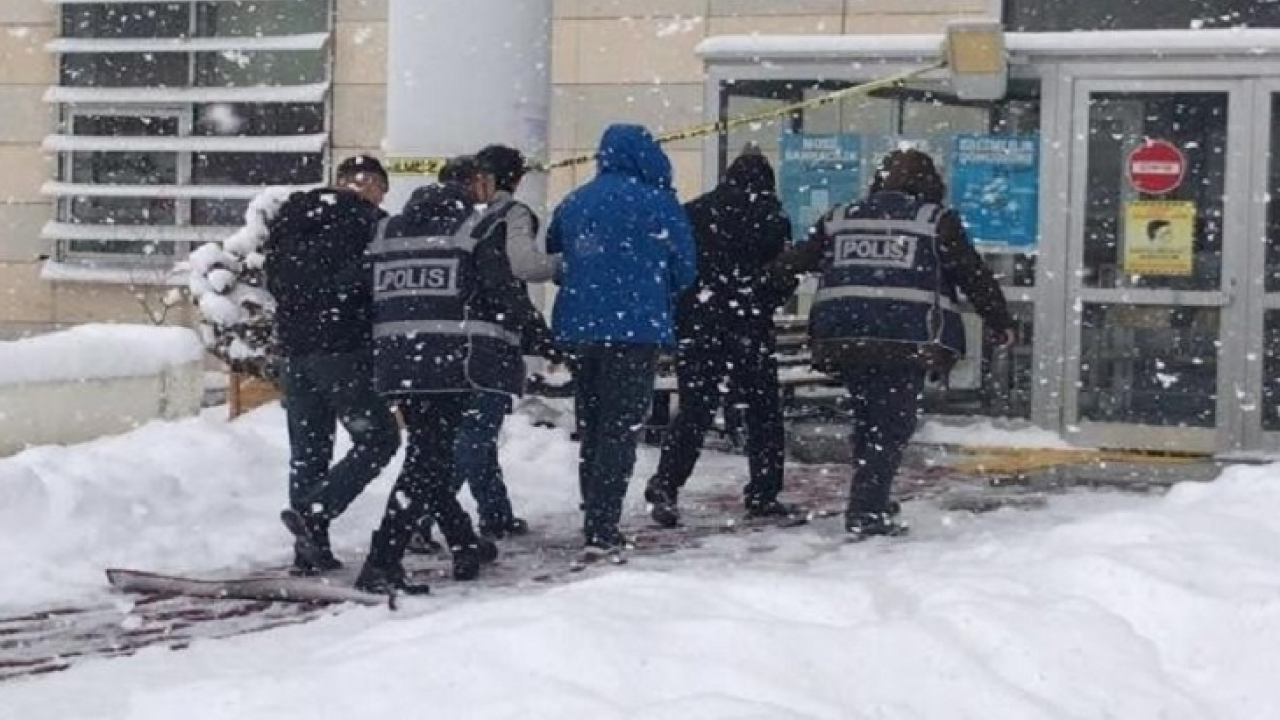 Polisten kaçan hırsızlar kovalamacanın ardından yakalandı