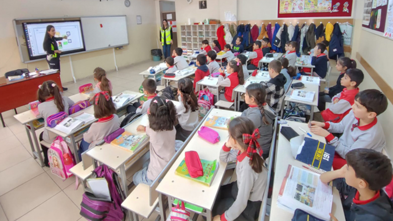 Öğrencilere Trafik Eğitimi Verildi