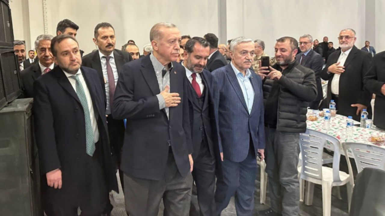 Cumhurbaşkanı Erdoğan Elazığ'da Depremzede Vatandaşlarla İftar Programına Katıldı