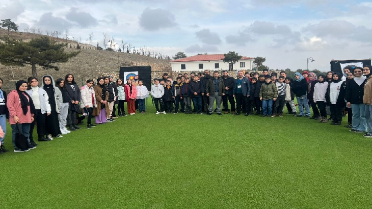 Elazığ'da 'Gençliğe Değer Ara Dönem Kampı' Tamamlandı
