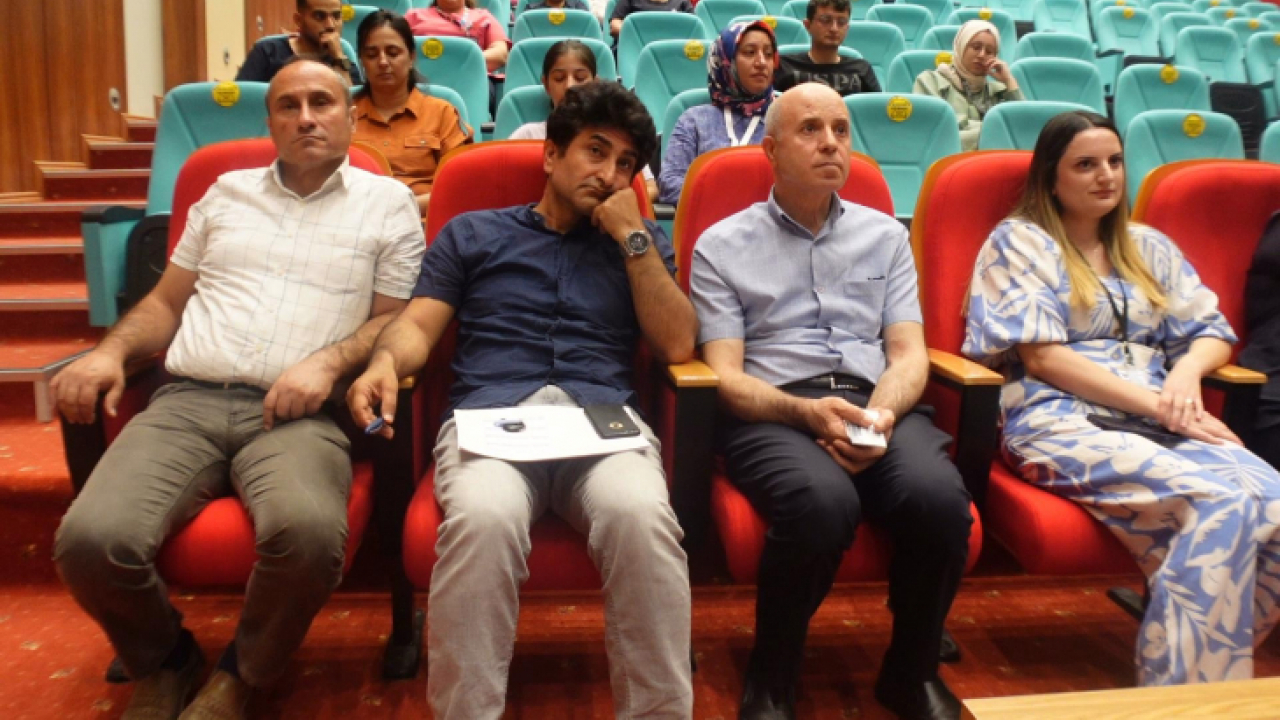 Sağlık çalışanlarına Stres, Kriz Yönetimi ve Tükenmişlik konulu eğitim verildi