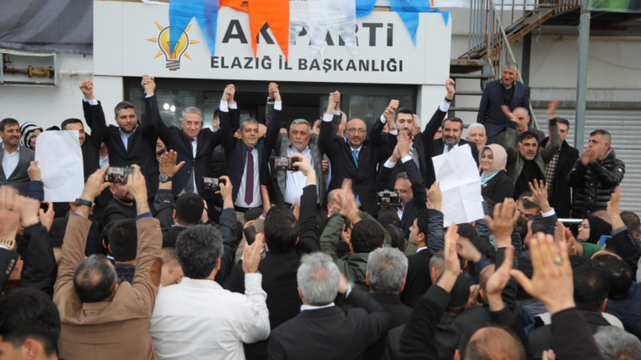 AK Parti Elazığ Milletvekili Adayları Havalimanında Karşılandı