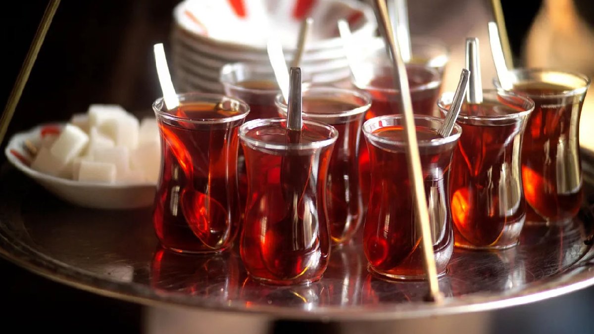 Canan Karatay'dan Çay İçme Hakkında Şaşırtıcı Açıklamalar! Doğru Yöntem Nedir?