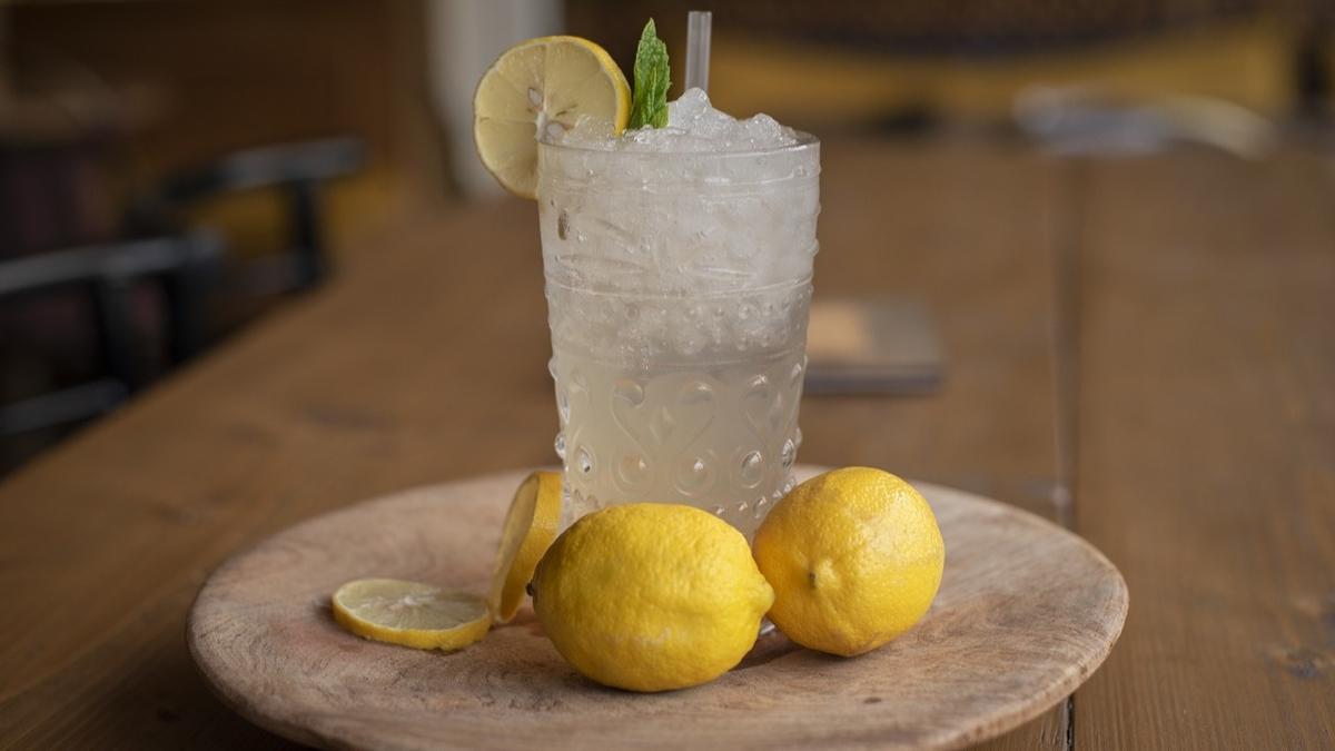 Limonlu su tüketimi kilo vermeye yardımcı olur mu?